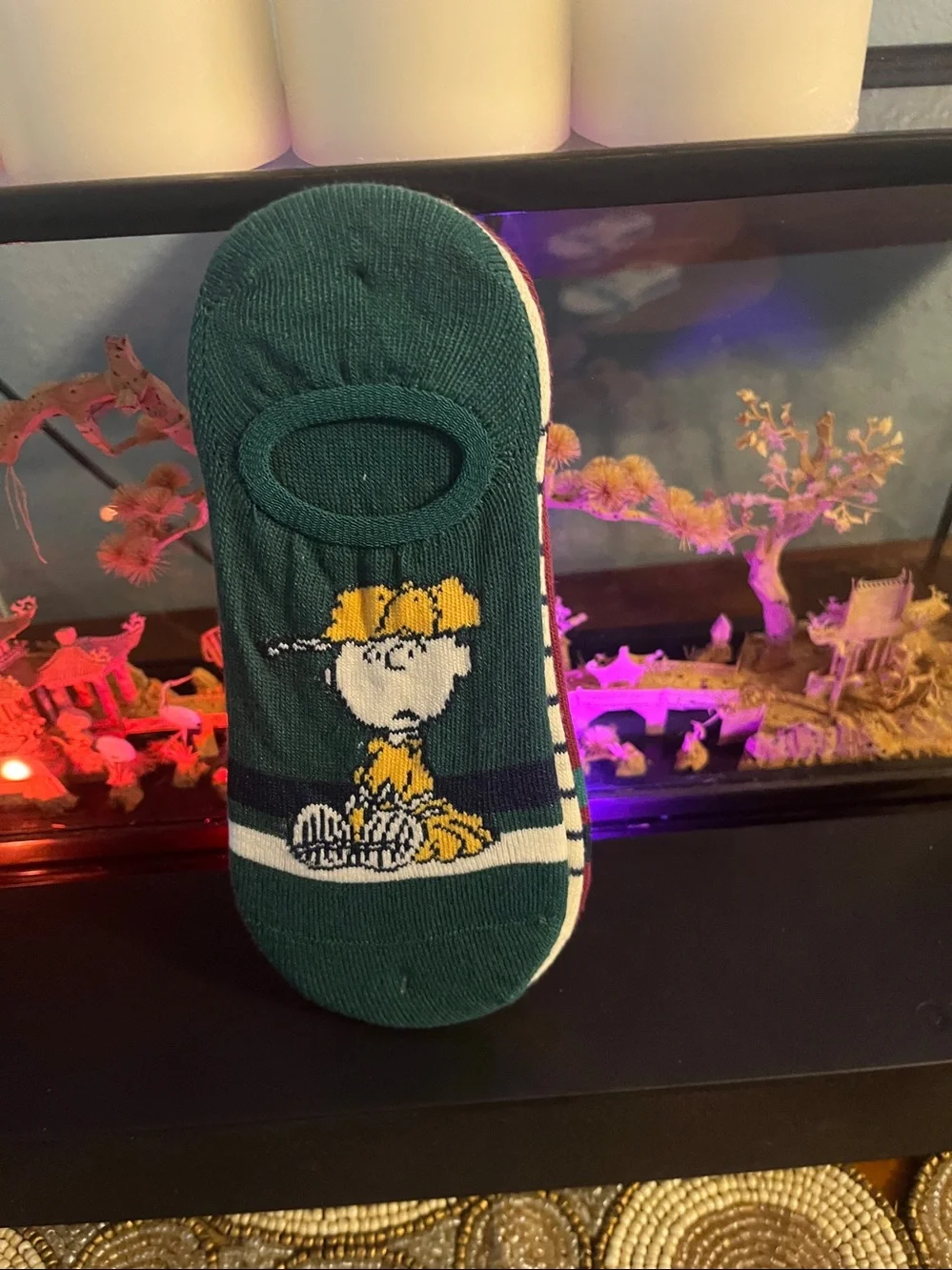 Peanuts No-Show Socks with Snoopy Graphic - Maroon & Teal